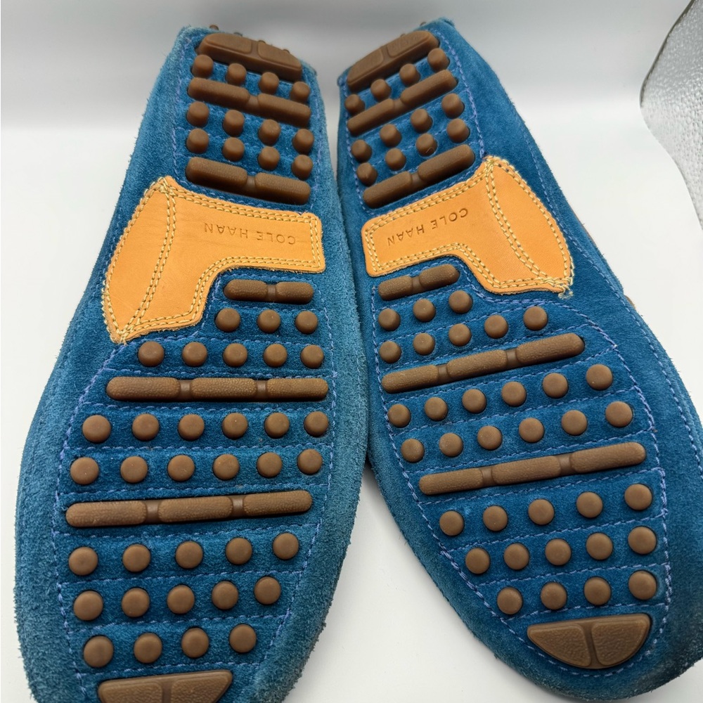 Stylish Cole Haan Men’s Size 9 loafers in Aqua Blue suede, with beige laces. - Picture 4 of 6